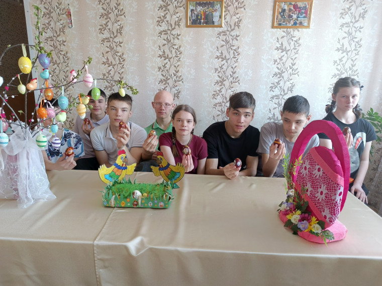 С великим праздником Светлой Пасхи!.